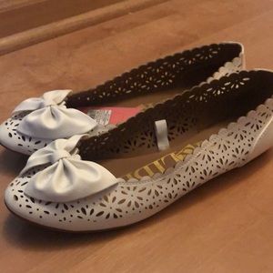 NWT Sam & Libby Size 9 White Ballet Flat Chelsea
